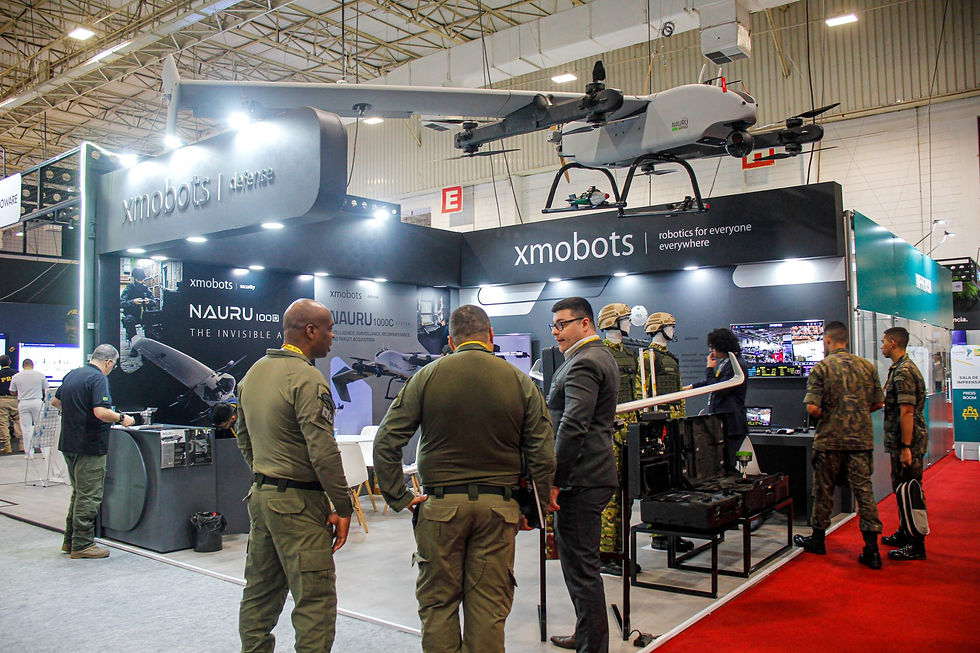 Estande da Xmobots durante a LAAD 2026
