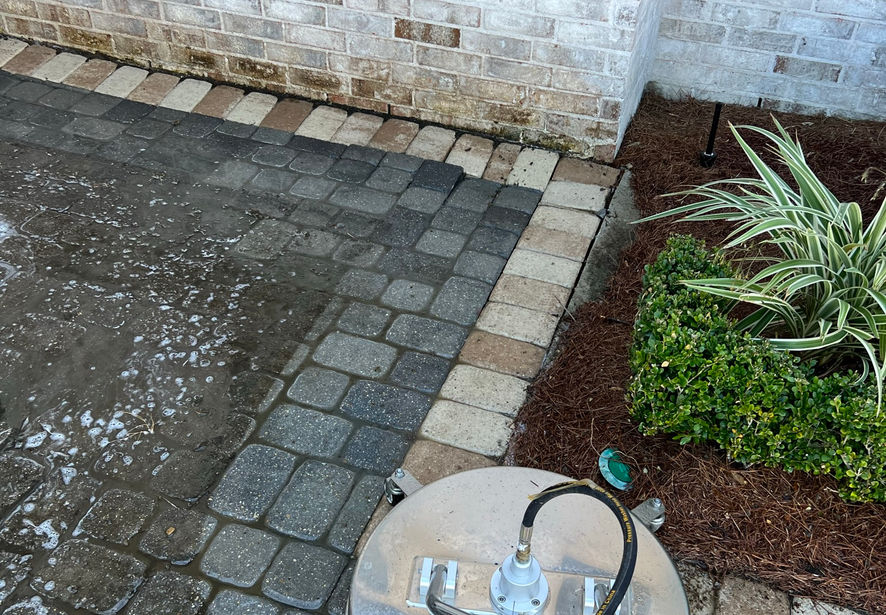 Driveway pressure washing in Belle Chasse