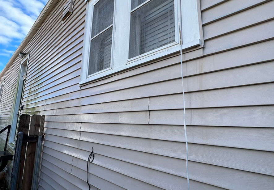 House Pressure Washing and Cleaned House Siding in Gretna
