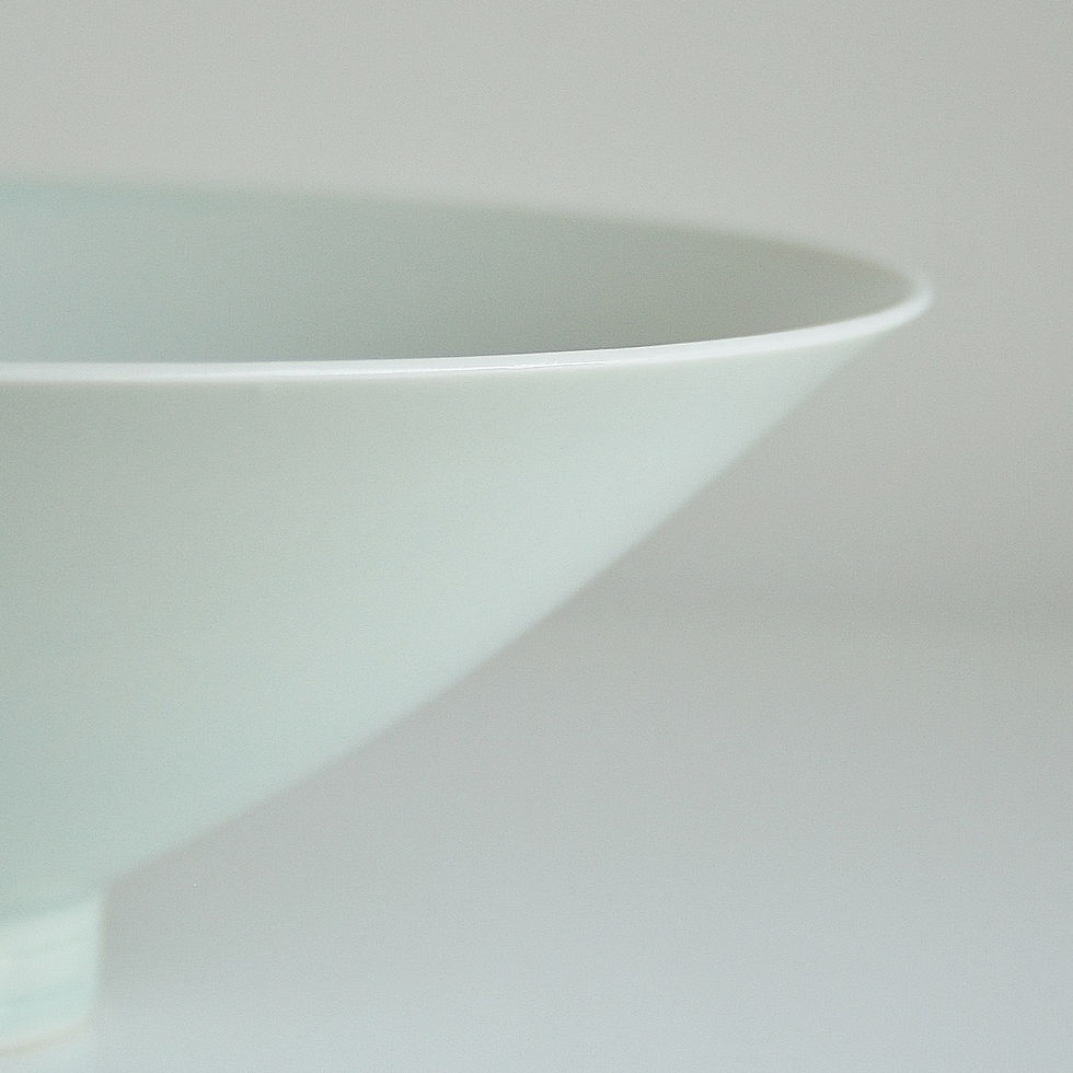 Thumbnail: A large bowl in celadon