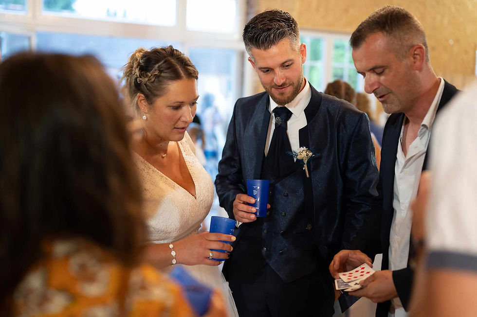 Magicien close up pour mariage à Saint Quenitn