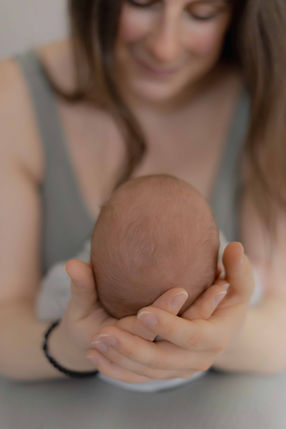 Babyshooting, Newbornshooting, Babybilder, Babyshooting Göppingen, Newbornshooting Göppingen, Newbornhomeshooting, Babybilder Göppingen, Outdoorshooting, Homestory, Homeshooting, Göppingen, Heiningen, Eschenbach, Bad Boll, Gammelshausen, Dürnau, Rechberghausen, Birenbach, Wäschenbeuren, Maitis, Uhingen, Ebersbach, Süßen, Donzdorf, Salach, Schwäbisch Gmünd, Schorndorf, Esslingen, Stuttgart, Ulm, Geislingen, Familienshooting Göppingen, Familienbilder Göppingen