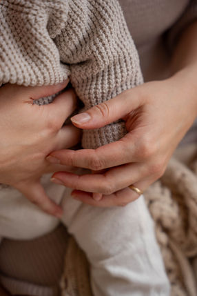 Outdoorshooting, Homestory, Homeshooting, Göppingen, Heiningen, Eschenbach, Bad Boll, Gammelshausen, Dürnau, Rechberghausen, Birenbach, Wäschenbeuren, Maitis, Uhingen, Ebersbach, Süßen, Donzdorf, Salach, Schwäbisch Gmünd, Schorndorf, Esslingen, Stuttgart, Ulm, Geislingen, Familienshooting Göppingen, Familienbilder Göppingen, Geschwistershooting Göppingen, Geschwisterbilder Göppingen, Generationsshooting Göppingen, Generationsbilder Göppingen, Familienbilder, Familienshooting, Geschwistershooting, Freundebilder, Freundeshooting, Freundinnenshooting, Lieblingsmenschenshooting, 