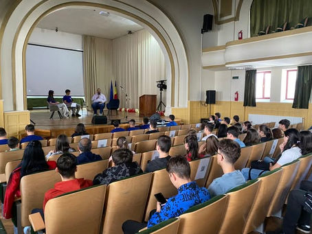 Next Tech trece la următorul nivel: liceenii dezvoltă propria aplicație!