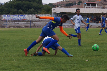 “Escuela Oficial regresa con derrota”
