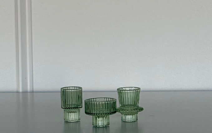 LIGHT GREEN