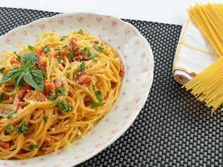 ESPAGUETIS CON SALSA CARBONARA 