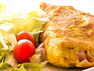 OMELETTE DE JAMÓN Y QUESO