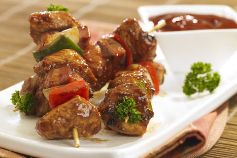 1605-560881-brochettes-de-pollo-laqueadas-con-aceto-soja-y-ketchup-hellmanns.jpg
