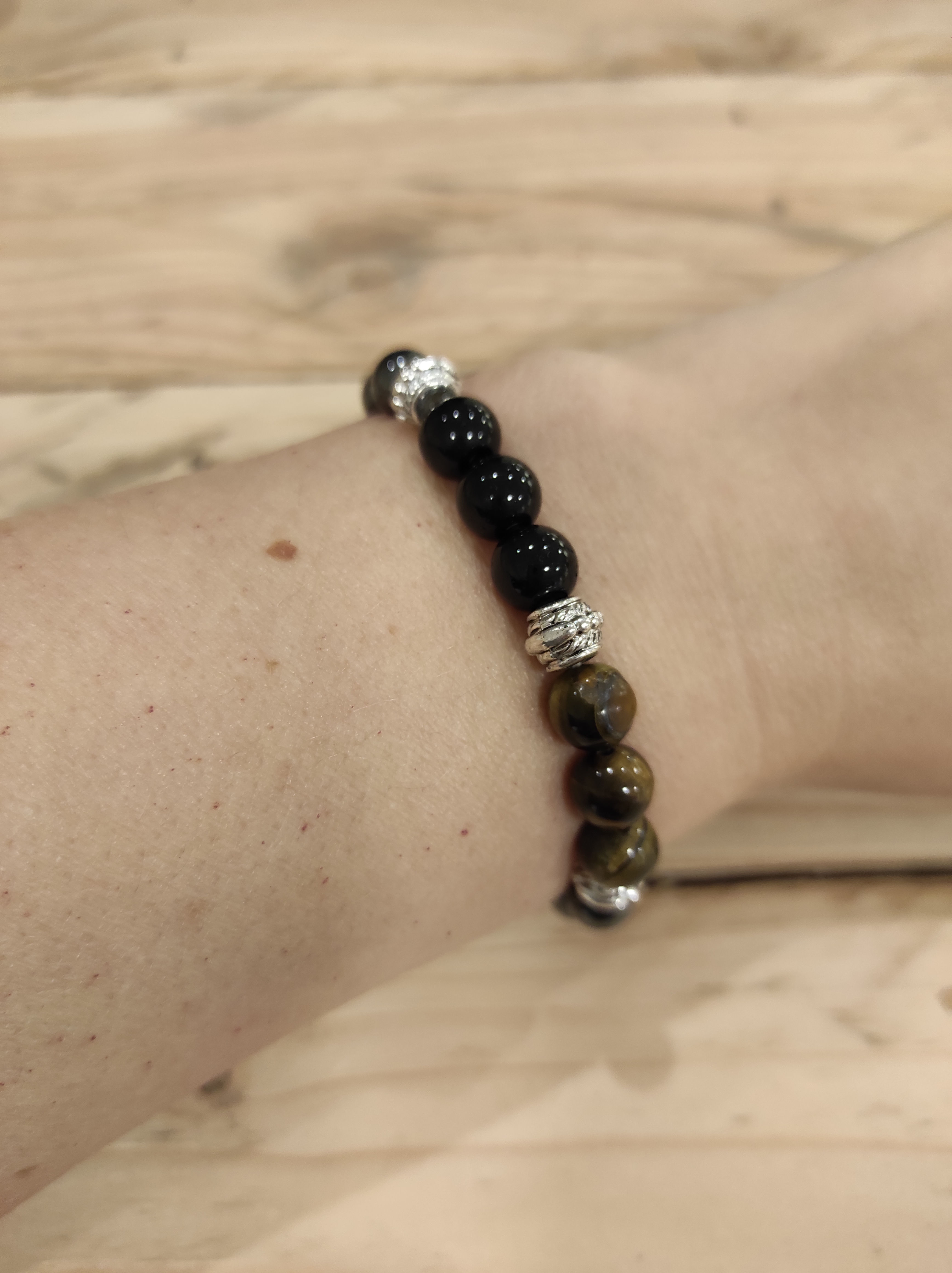 Bracalet pierres de protection et métal : oeil du tigre+obsidienne+hématite