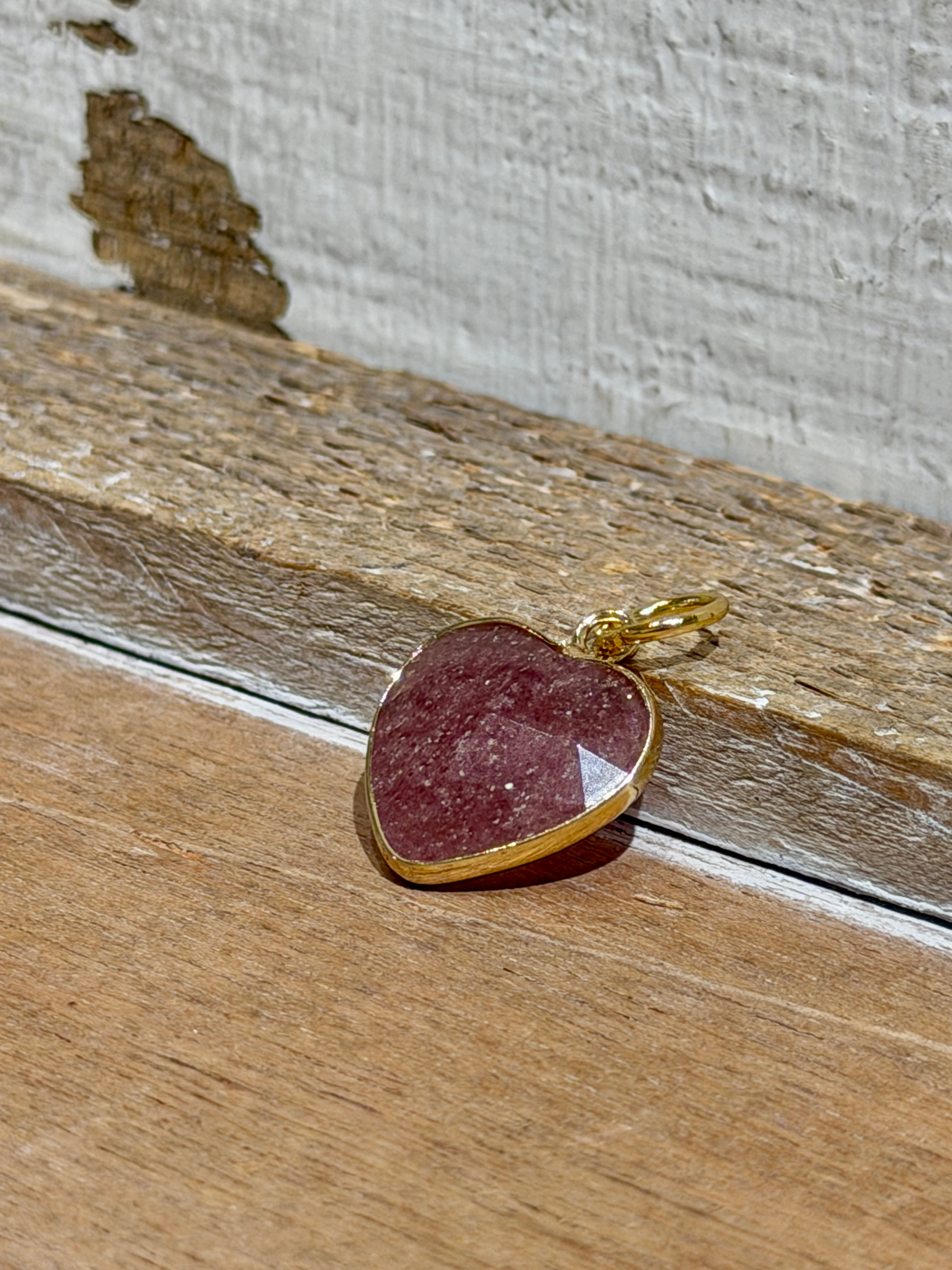 Herzanhänger Rhodochrosit mit Messsingfassung
