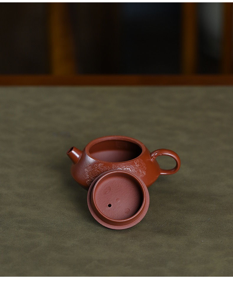 Thumbnail: Taihu Stone Hexin Teapot