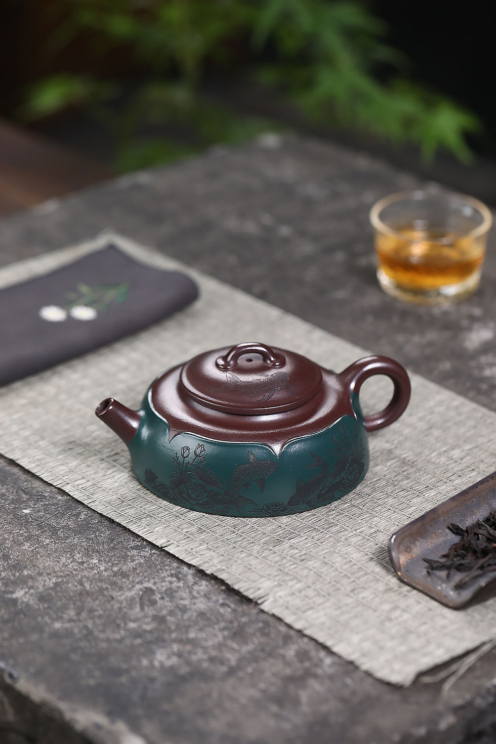 Thumbnail: Two-Tone Half-Moon Teapot