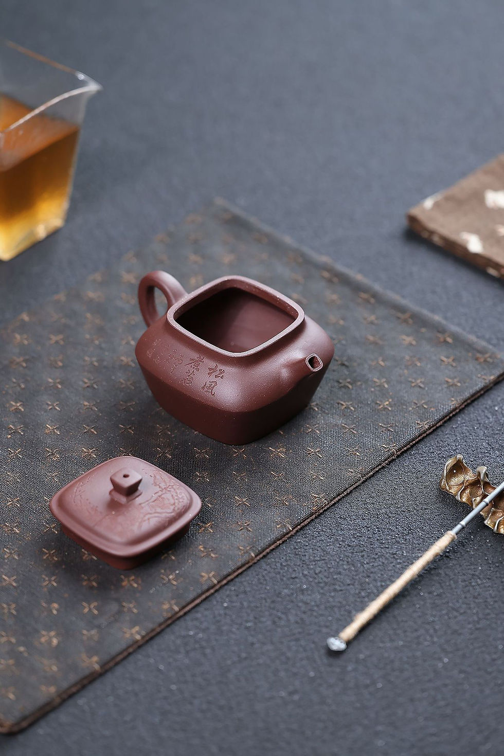 縮圖：Square Yuanbao Teapot