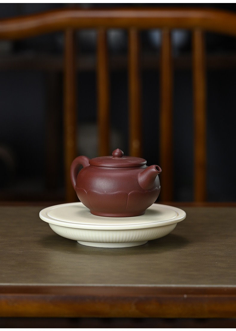 Thumbnail: Lotus Teapot