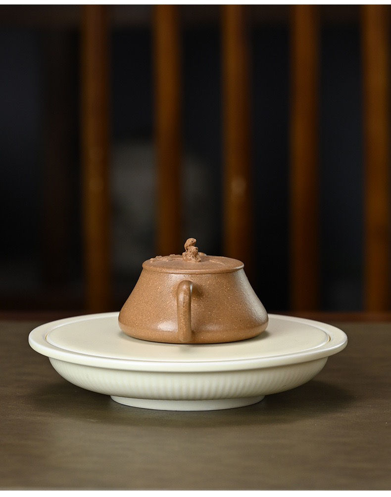 縮圖：Mei Zhu Chu Piao Teapot