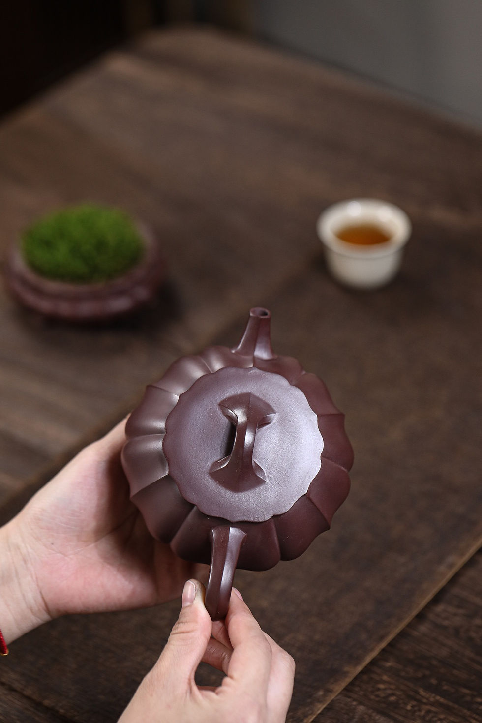 Thumbnail: Ribbed Shi Piao Teapot