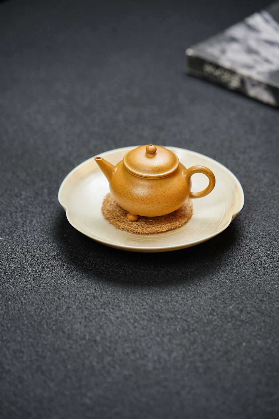 Thumbnail: Three-Legged Shuiping Teapot