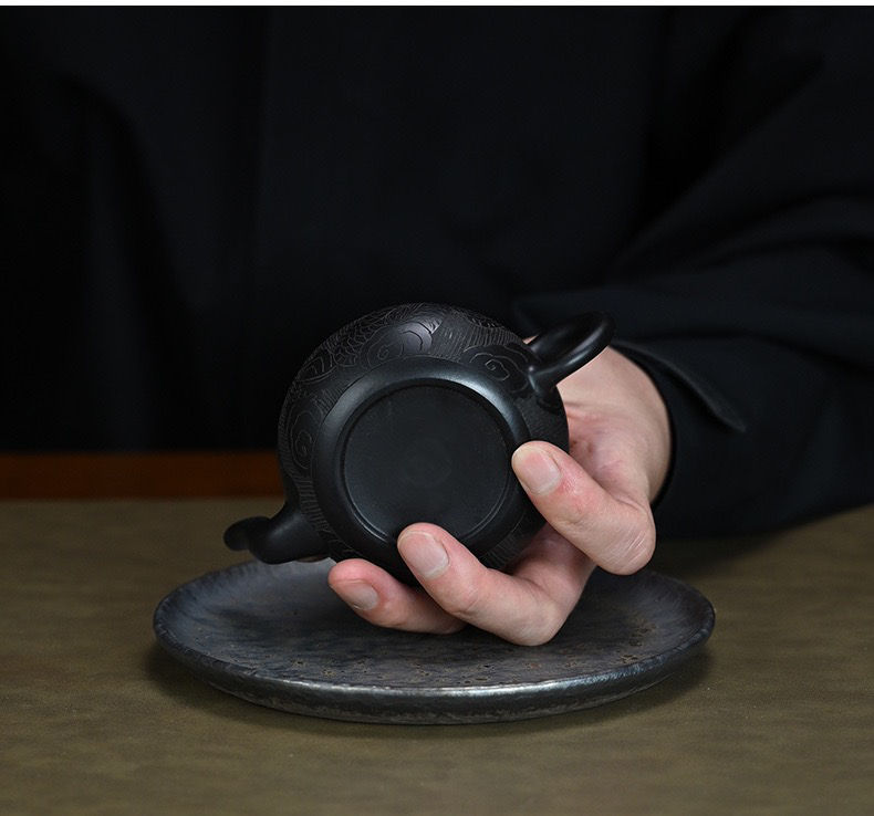 Thumbnail: Long Feng Jun De Teapot