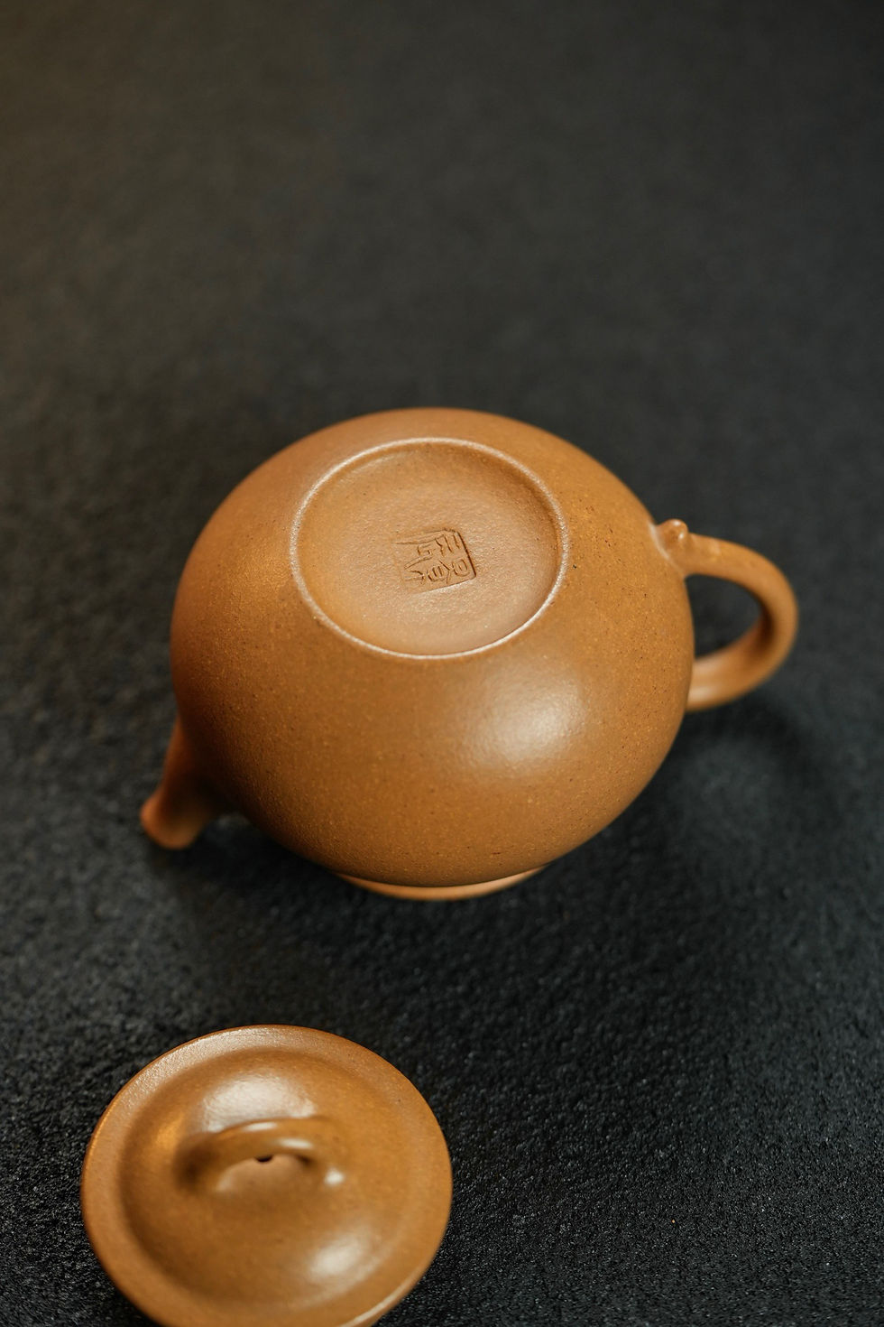 Thumbnail: Lingzhu · Teapot 