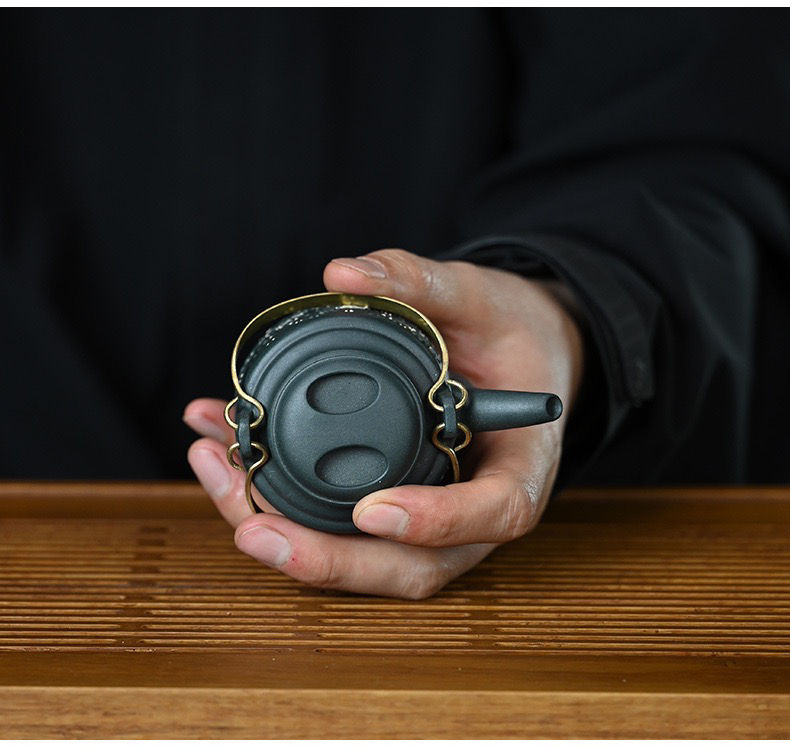 縮圖：Mei Hua Yang Tong Tiliang Teapot
