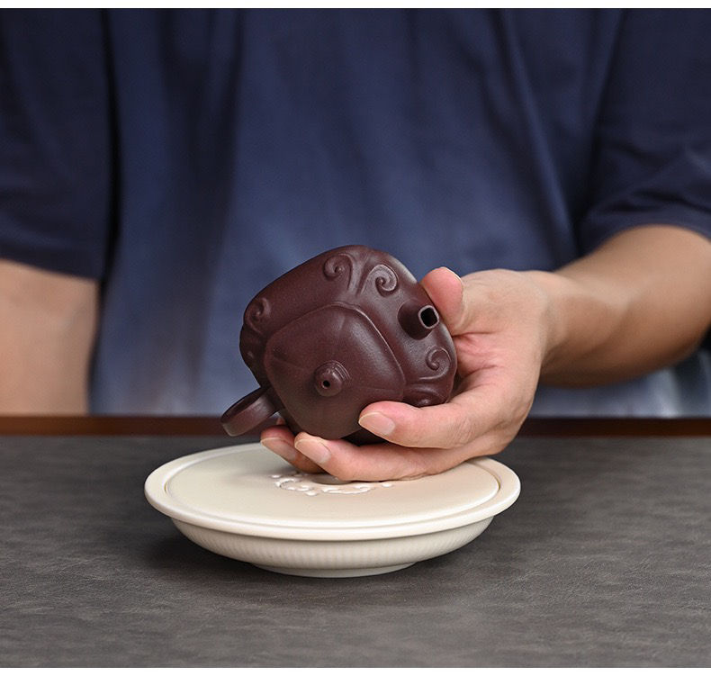 Thumbnail: Qiankun Ruyi Teapot