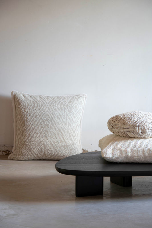 Tercero low coffee table with cushions