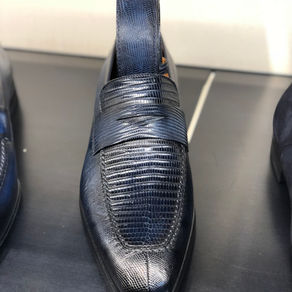 Magnanni Split Toe Navy Lizard Moccasin