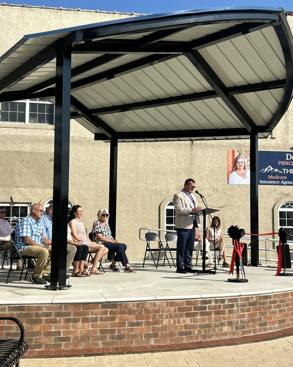 Murphy Celebrates Dedication of New Town Square and Center Stage