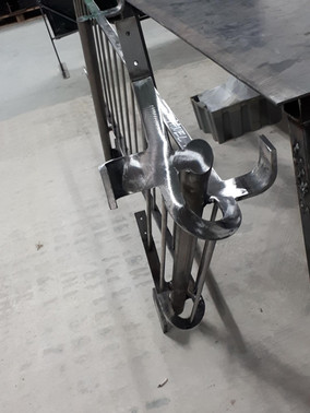 Metal railings/balustrade with handrail