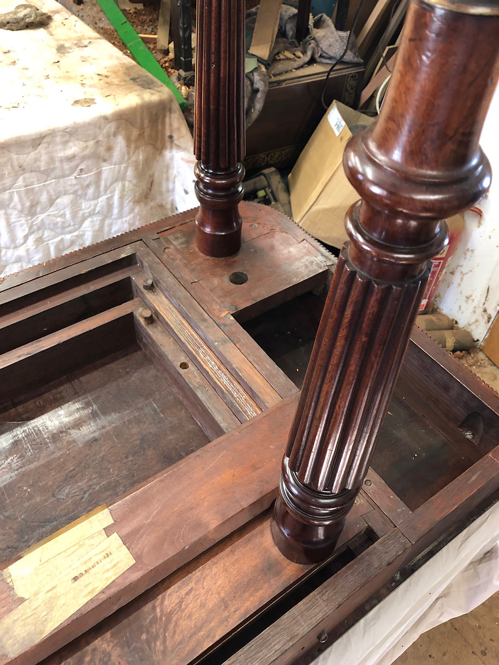 Thumbnail: Regency Mahogany Extending Dining Table in the manner of Gillowsof Lancaster