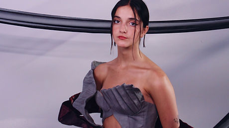 Unagi music video, screenshot #4