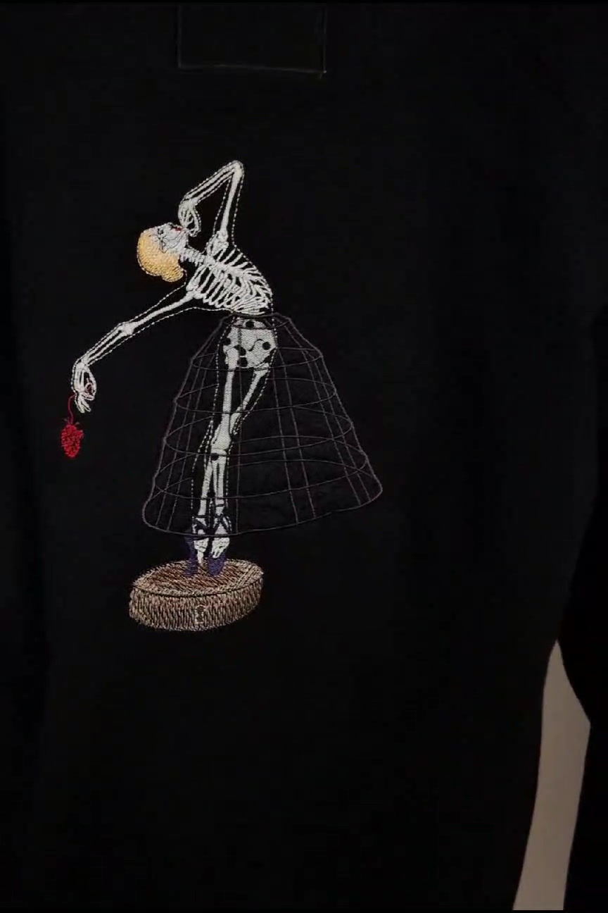 Miniatura: Felpa Beauty and Corpse