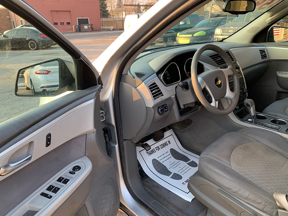 Thumbnail: 2011 Chevrolet Traverse LS