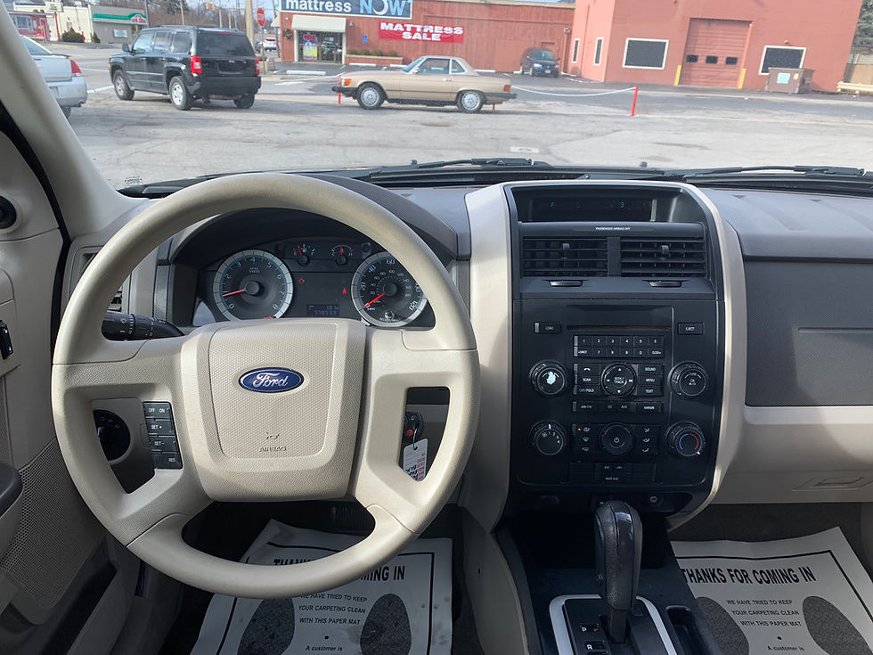 Thumbnail: 2010 Ford Escape XLS