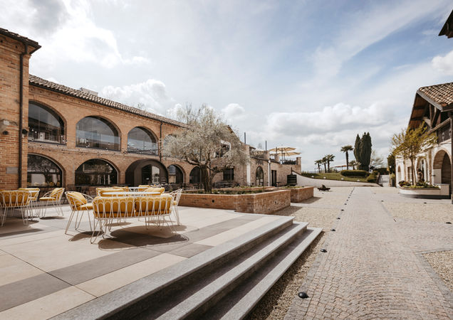 Relais Almaranto courtyard