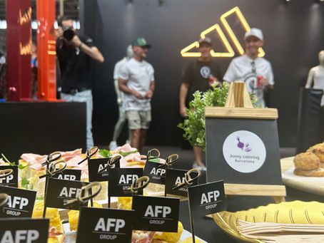 "Servicio de catering para Adidas en Fira de Barcelona Gran Via, realizado por Jonny Catering: un evento corporativo de éxito con gastronomía de primer nivel, presentación impecable y atención profesional. Jonny Catering, el mejor catering en Barcelona para marcas líderes."
