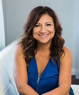 Susie headshot 1_edited.jpg