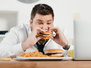 Schlechte Nachrichten für Fast Food-Liebhaber: das Immunsystem wird aggressiver!