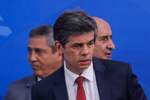 Plantão JV TV - Com menos de 30 dias Ministro da saúde pede demissão