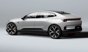 SUV É LANÇADA SEM VIDRO TRASEIRO 