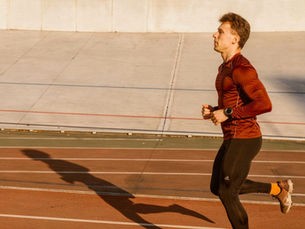 Ripetute per la mezza maratona: metodo e tabelle per runner intermedi | RunRitual