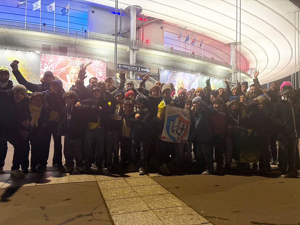 Devant le STADE DE FRANCE
