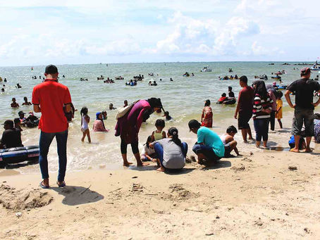 Sepenggal Cerita yang Tertinggal di Pantai Delegan