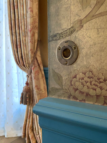 DINING PEEP DOOR.jpg