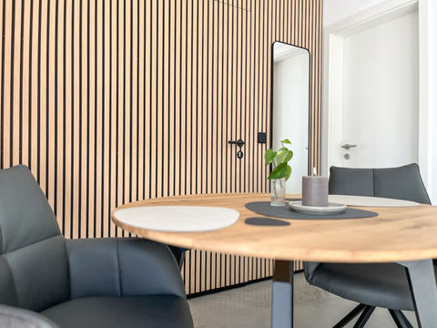 Ferienwohnung Konstanz, Atelierstil, ruhig, elegant, großflächig, lichtdurchflutet, natürliche Materialien, Allensbach, privat, kreative Atmosphäre, Naherholung, Bodensee, gepflegt, gemütlich, Annette Cronenberg-Günter, Achim Günter