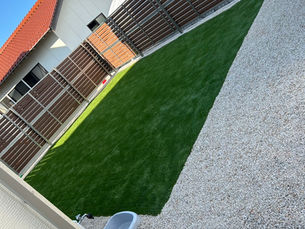 【施工事例11】出雲市|人工芝施工・砂利敷き工事の施工事例|GREENMASTER