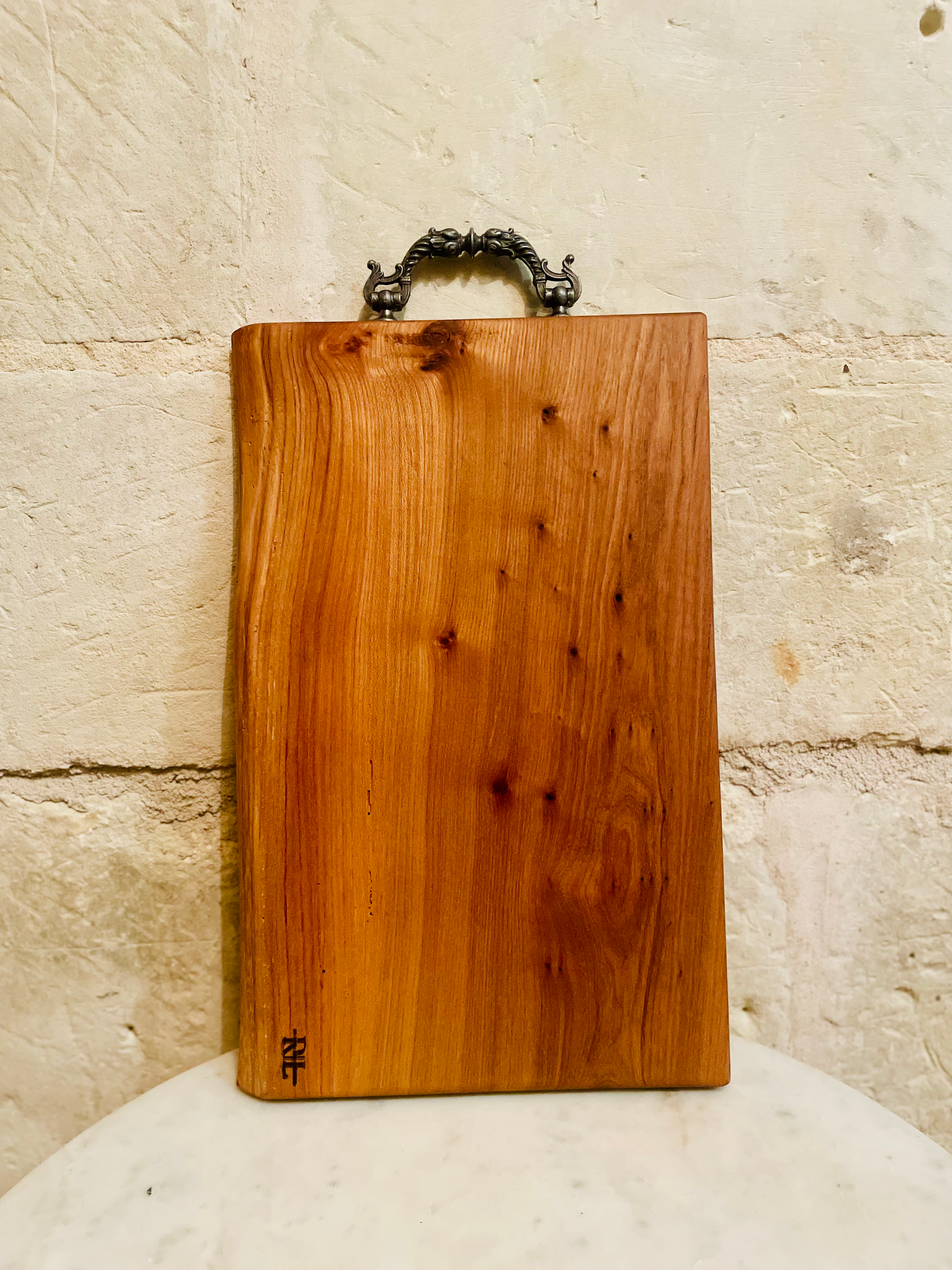 Planche à découper en orme massif