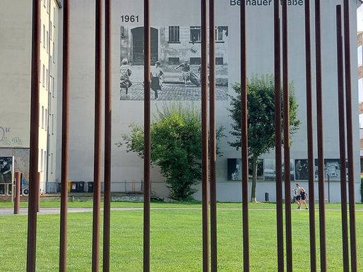 לכו בעקבות הלבנים: המסע המיוחד לאורך חומת ברלין האמיתית