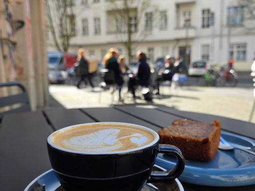 קפה מודרני בבניין היסטורי: גלו את הסוד של Kiez Kaffee Kraft